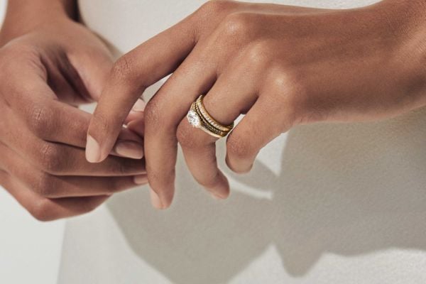 The difference between engagement rings and wedding rings