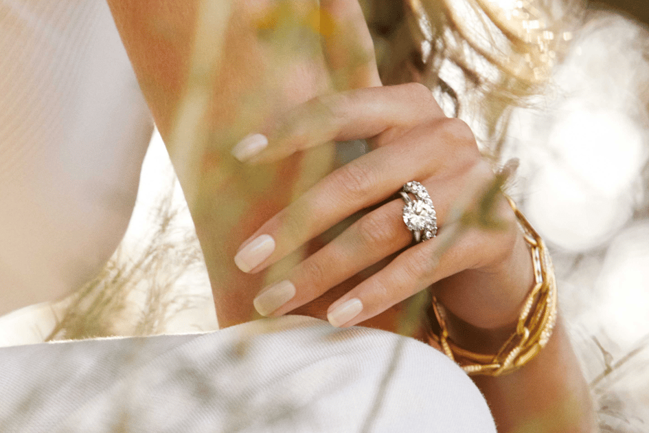 How to design a custom engagement ring